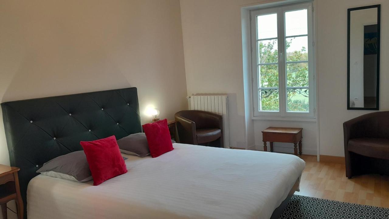 Domaine De Pelouaille - Chambre D'Hotes Saint-Jean-dʼAngély Екстериор снимка